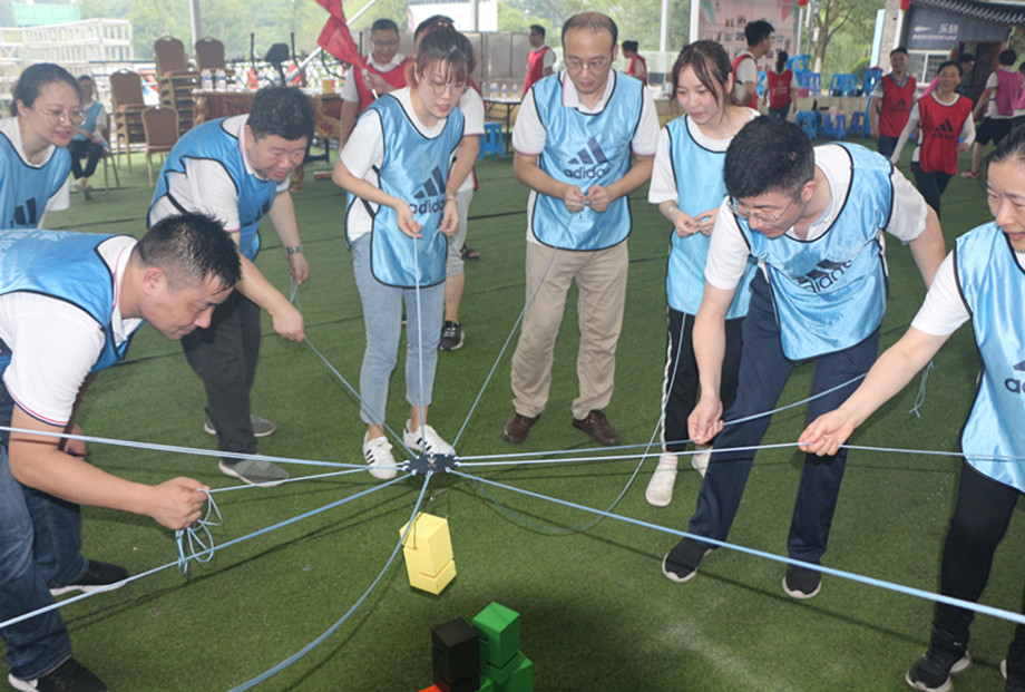 We are in the same boat through storms, and join hands to fight far away - Shanghai Winner Environmental Technologies Co., Ltd